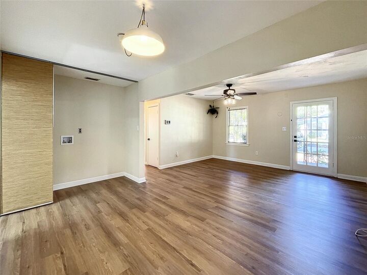 Property Photo: 1407 E Powhatan Avenue FL 33604