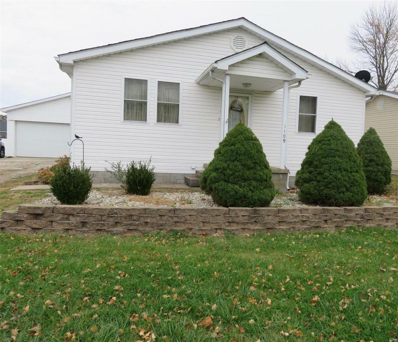 Property Photo: 1109 Bertman Street IL 62052