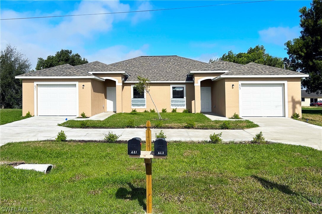 Property Photo:  621 SE 14th Street  FL 33990 