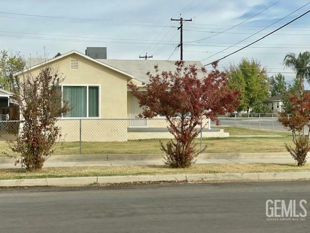 Property Photo:  1000 Wilson Avenue  CA 93308 