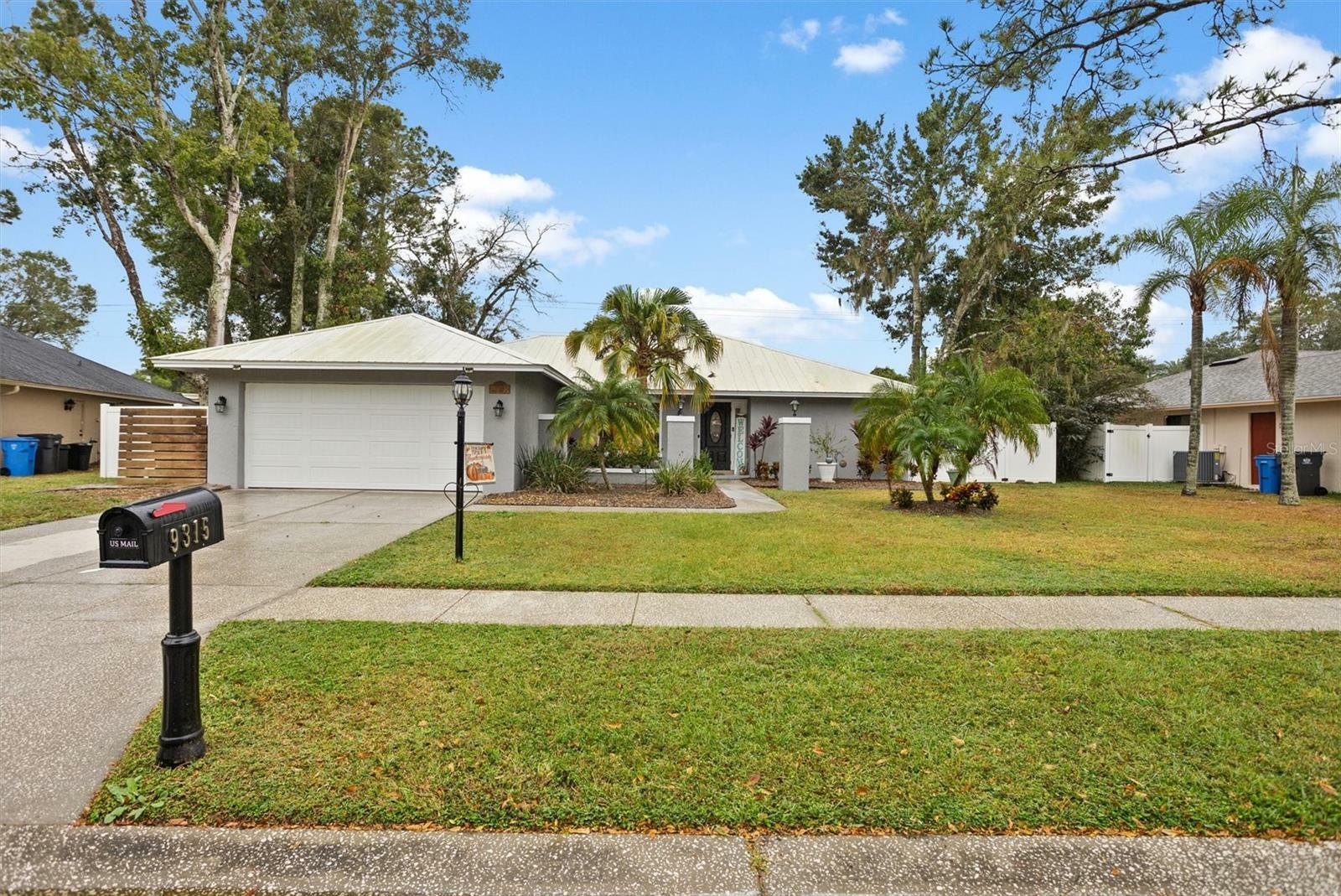 Property Photo:  9315 Pebble Creek Drive  FL 33647 