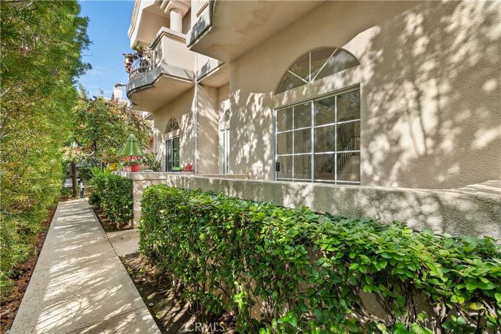 Property Photo:  5340 Las Virgenes Road 8  CA 91302 