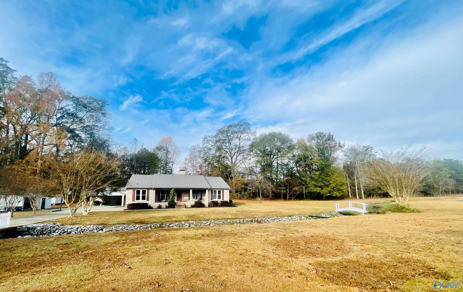 Property Photo:  2450 Robertson Street W  AL 35907 
