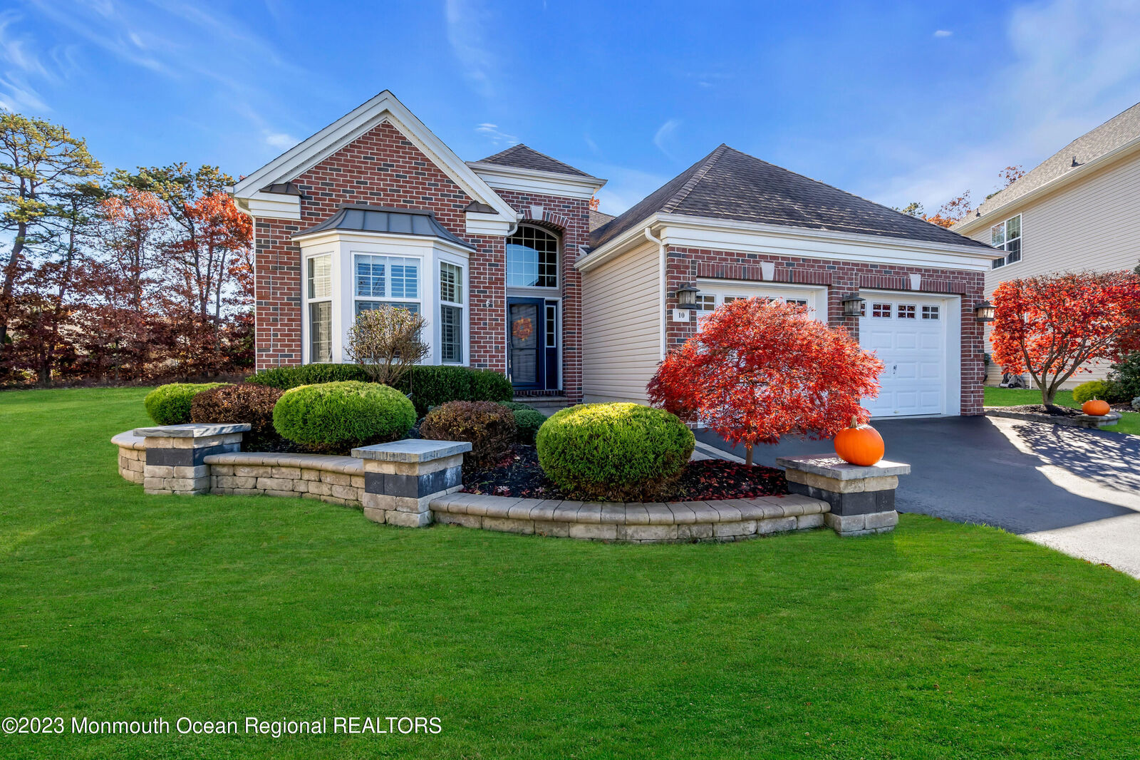 Property Photo:  10 Iverness Court  NJ 08731 