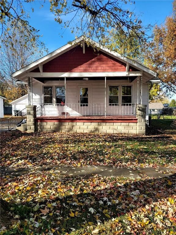 Property Photo:  825 N 10th Street   61938 