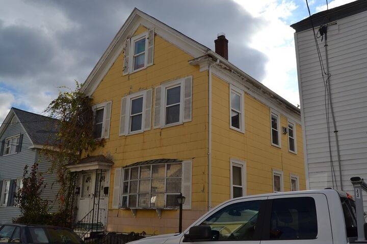Property Photo:  11 Floyd St  MA 01852 