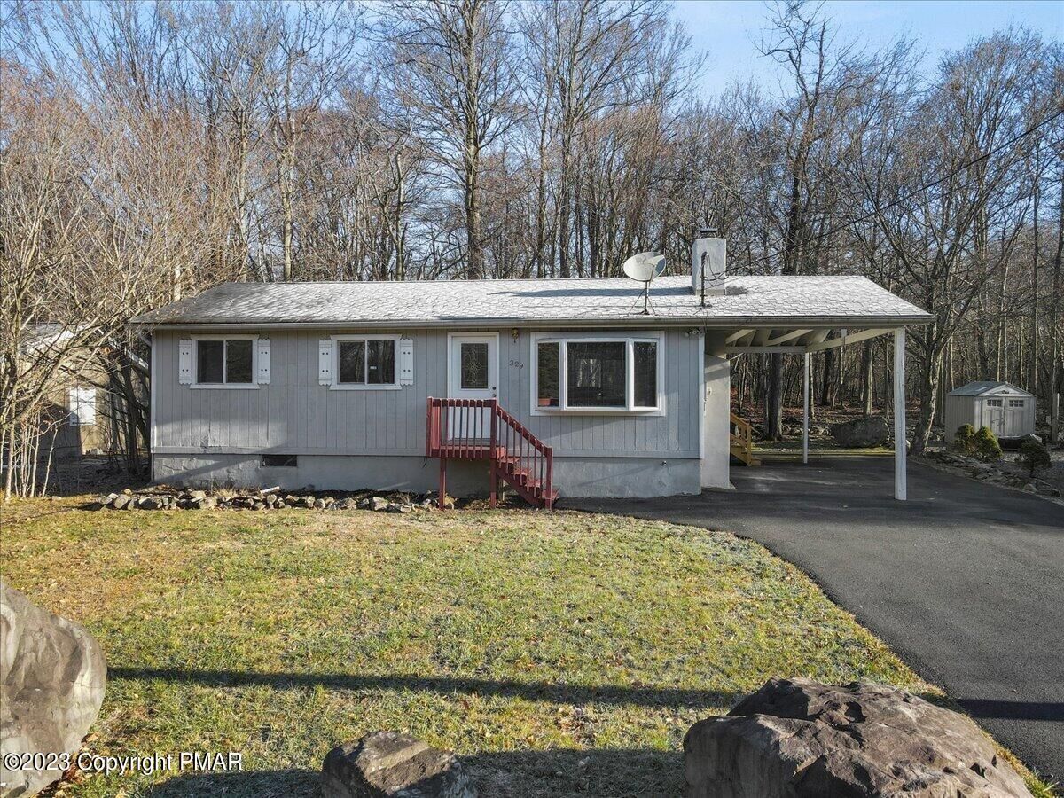 Property Photo:  1089 Country Place Drive  PA 18466 