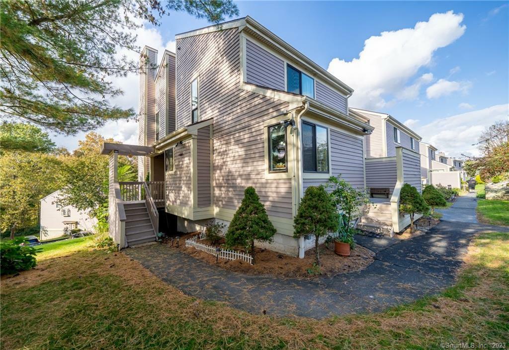 Property Photo:  156 Watch Hill Road  CT 06405 