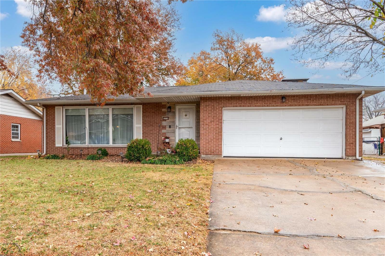 Property Photo: 3218 Colgate Place IL 62040