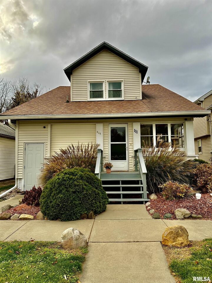 111 Main Street  Congerville IL 61729 photo