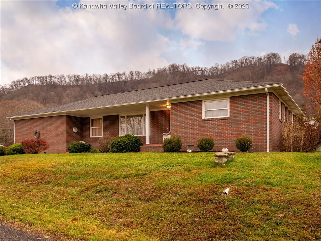 105 Woodland Drive  Danville WV 25130 photo