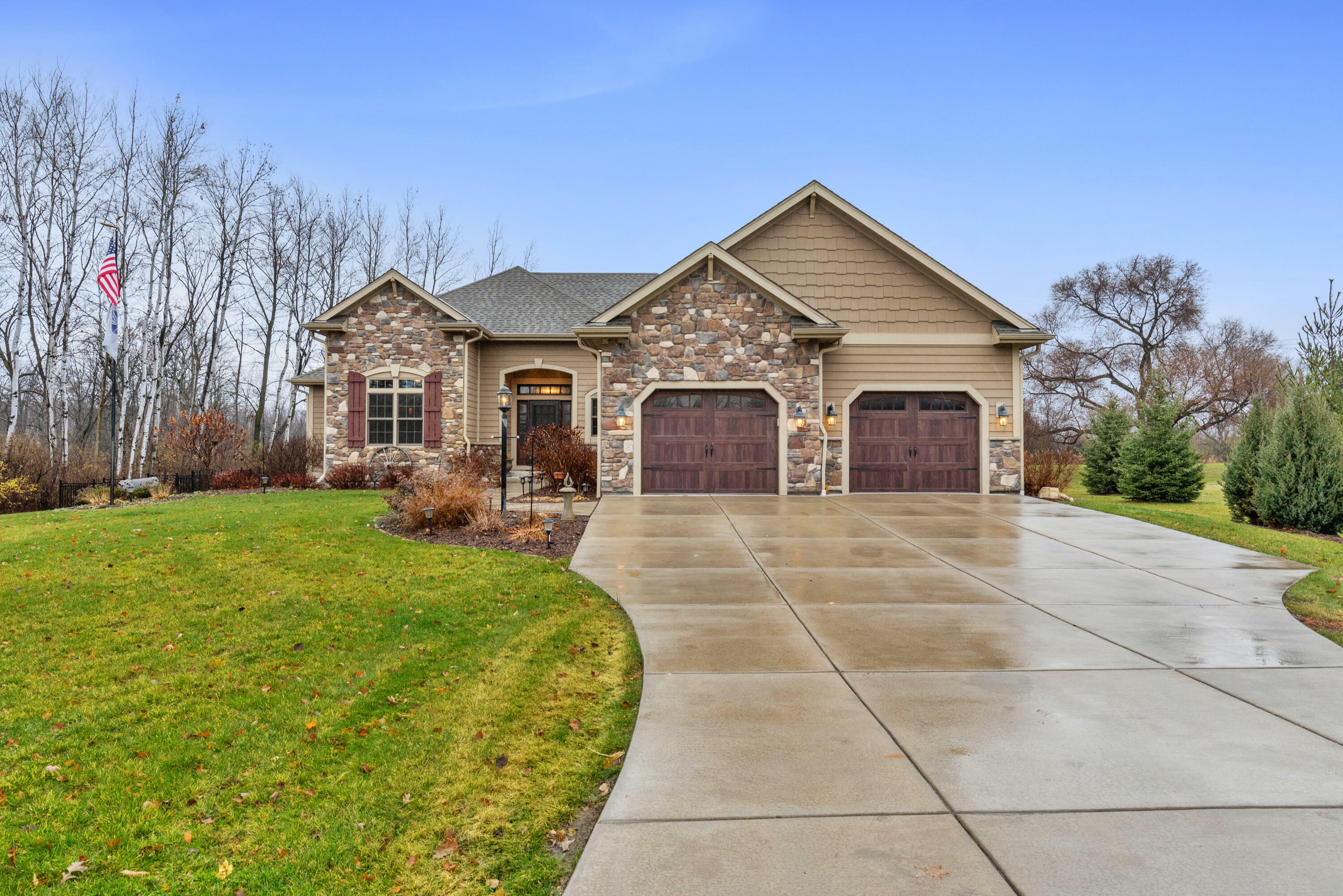 Property Photo: 10060 Royal Oak Rd WI 53012