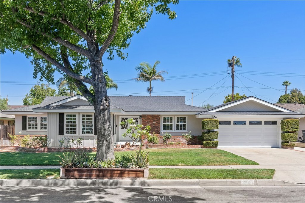 Property Photo:  1005 E Grove Avenue  CA 92865 