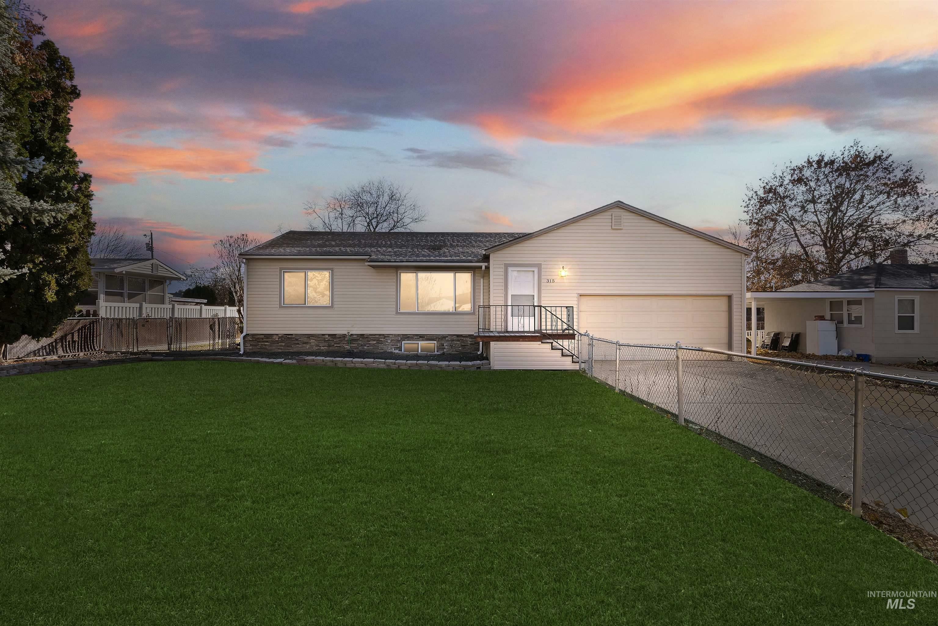 Property Photo: 315 W Hazel St ID 83605