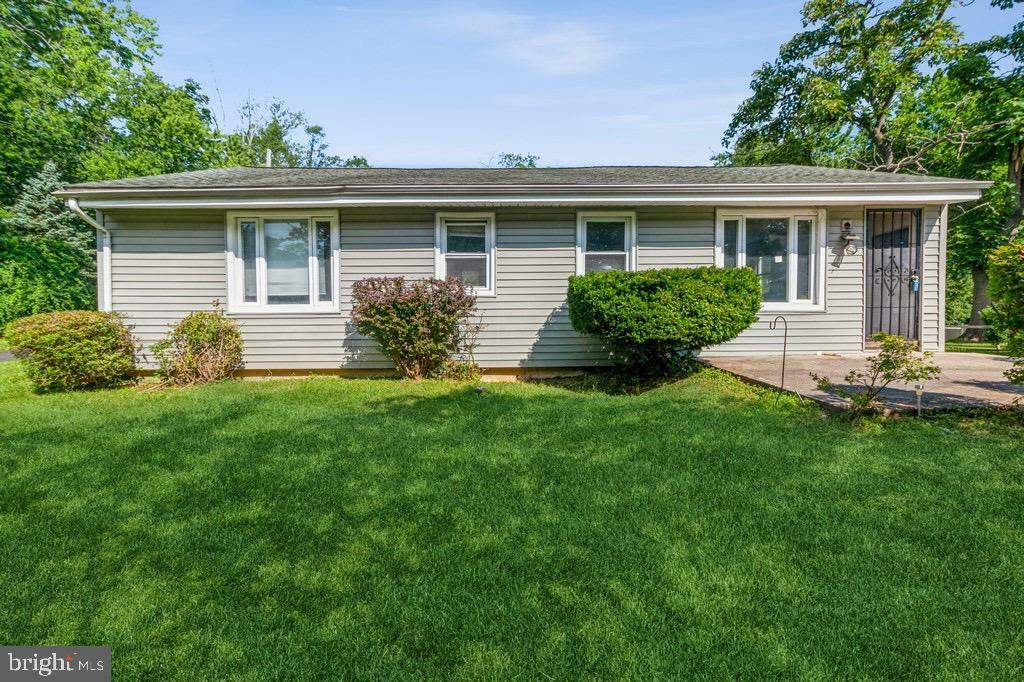 Property Photo:  300 Girard Avenue  PA 19038 