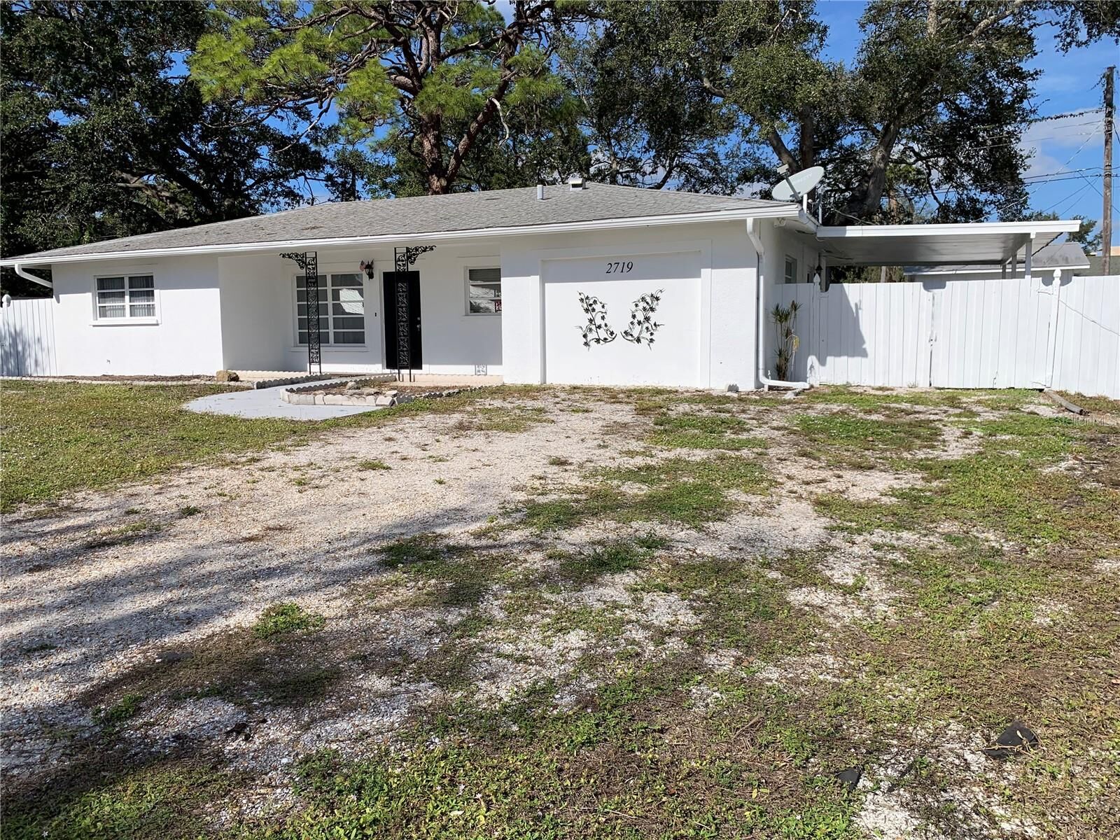 Property Photo: 2719 Temple Street FL 34239