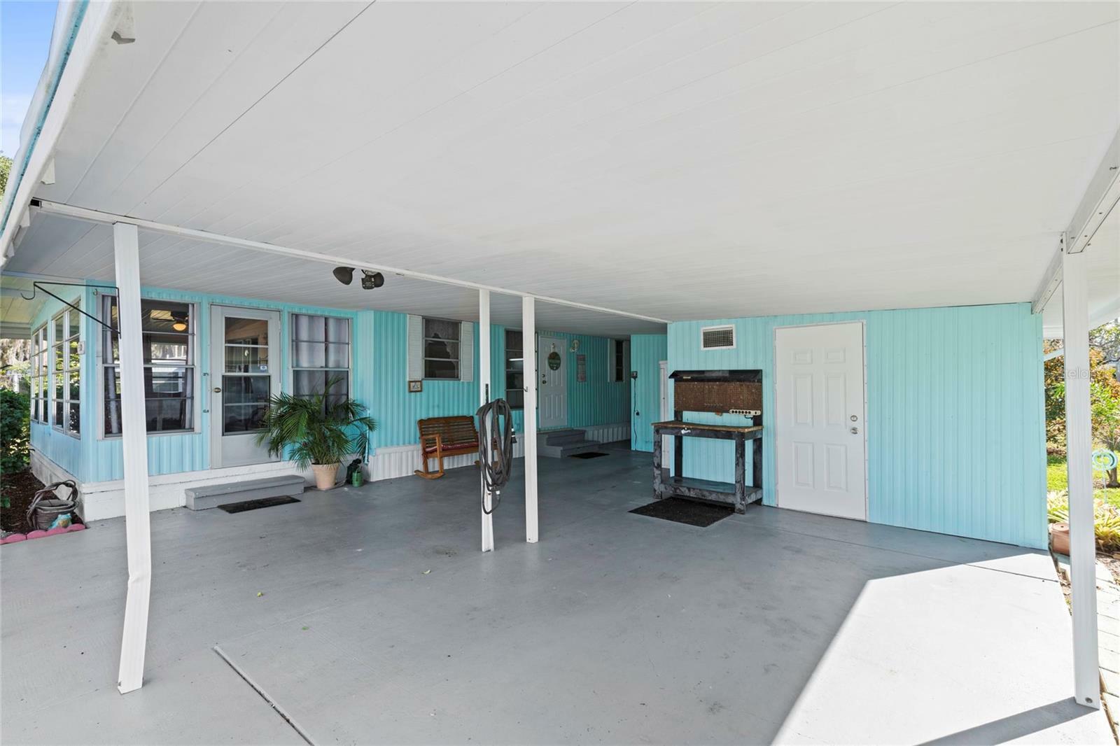 Property Photo:  510 Cardinal Drive  FL 34788 