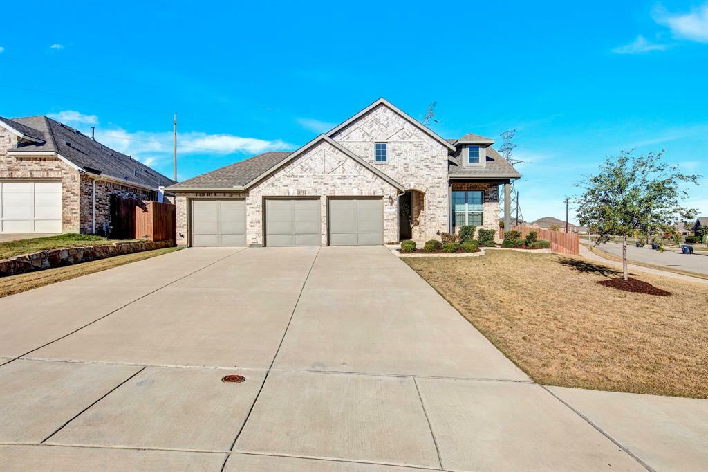 Property Photo: 14657 Martin Creek Cove TX 76262