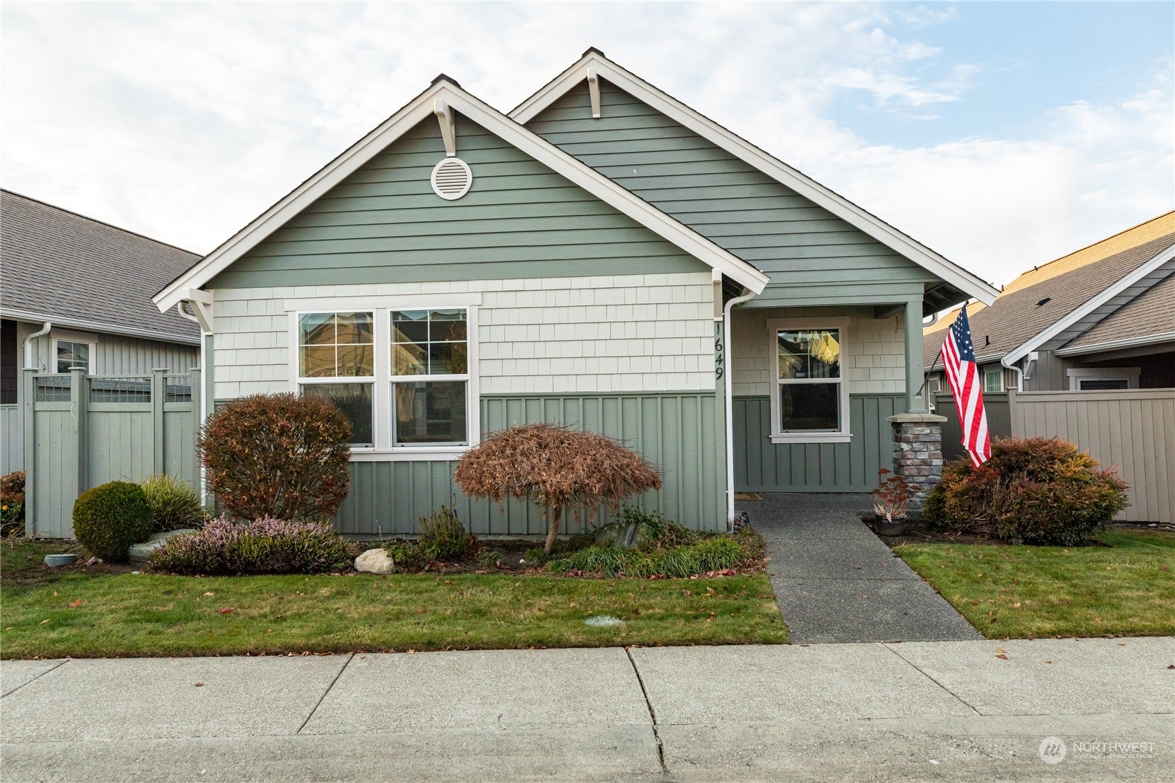 Property Photo: 1649 SW Vanguard Street WA 98277
