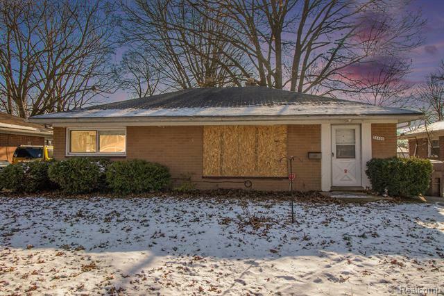 Property Photo:  28455 Hazelwood Street  MI 48141 