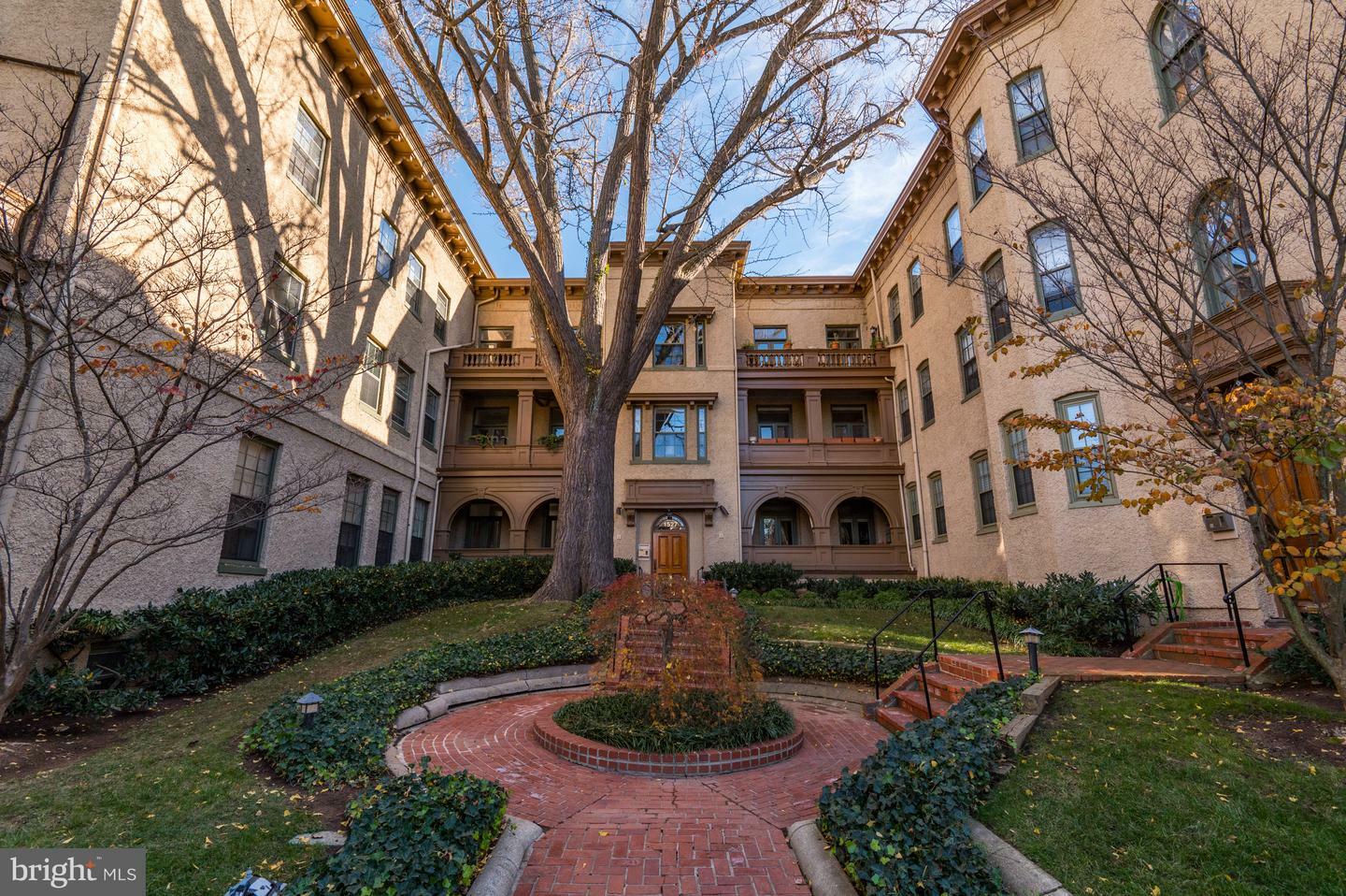 Property Photo: 1527 30th Street NW B31 DC 20007