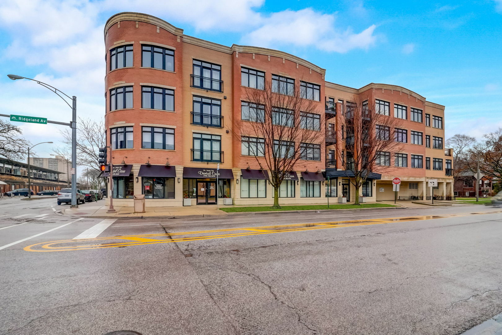 Property Photo:  106 S Ridgeland Avenue 305  IL 60302 