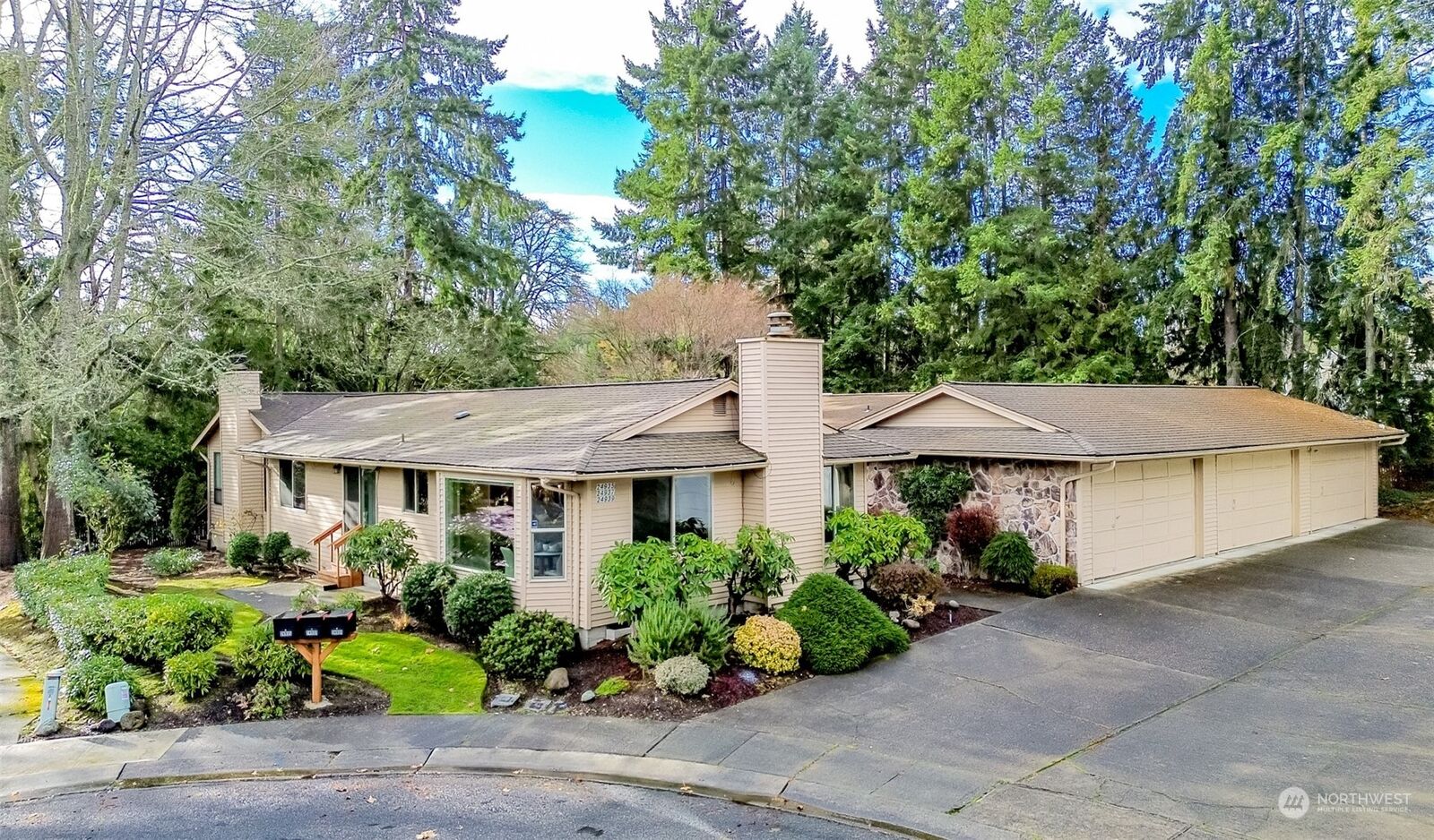 Home for sale in Des Moines 24935 11th Avenue S, Des Moines, WA 98198