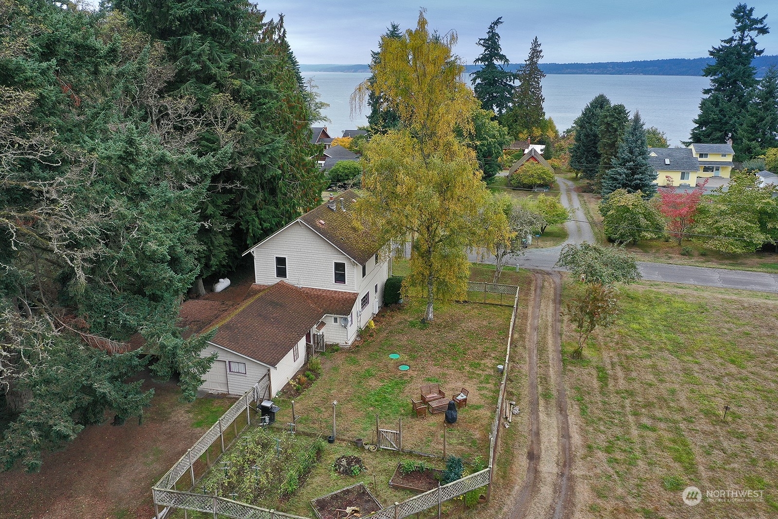 Property Photo:  321 Edgecliff Drive  WA 98260 