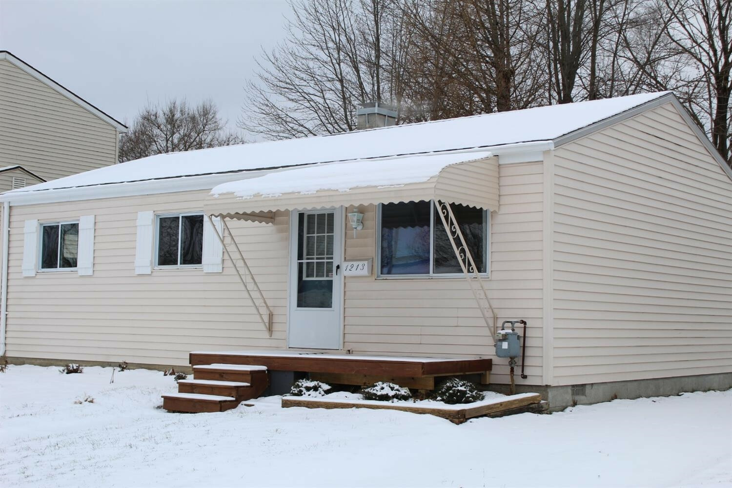 Property Photo:  1213 Fall River Road  MI 48198 