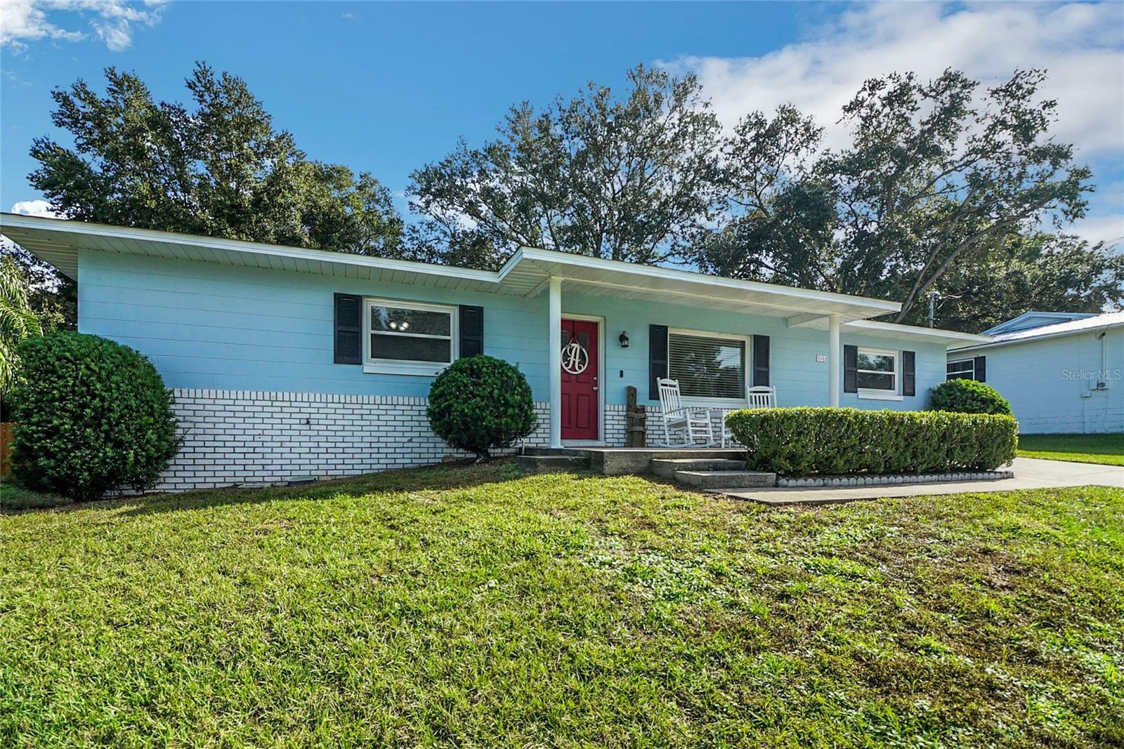 Property Photo:  607 Second Avenue  FL 32159 