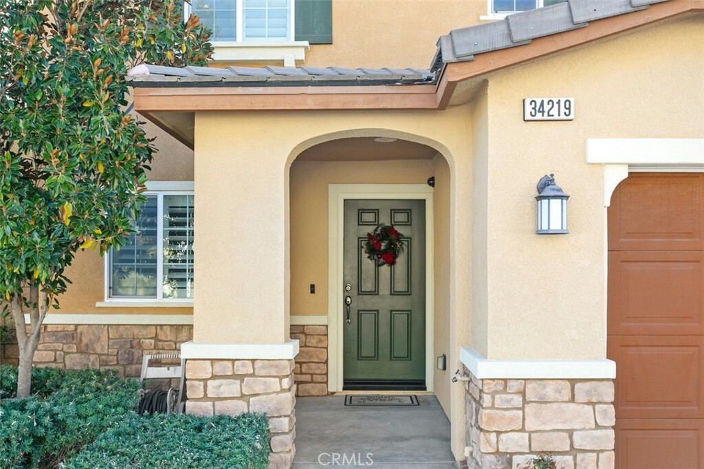 Property Photo:  34219 Parkside Drive  CA 92532 