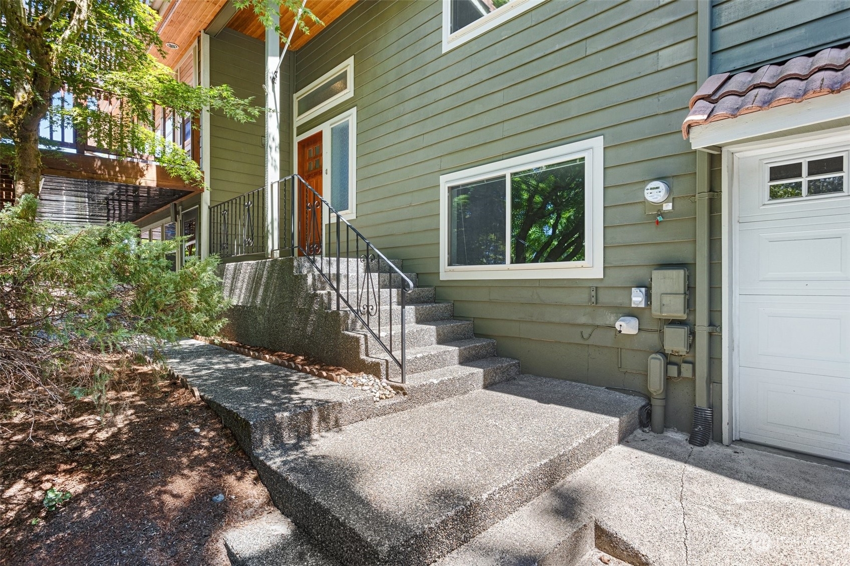 Property Photo:  15800 71st Avenue NE  WA 98028 