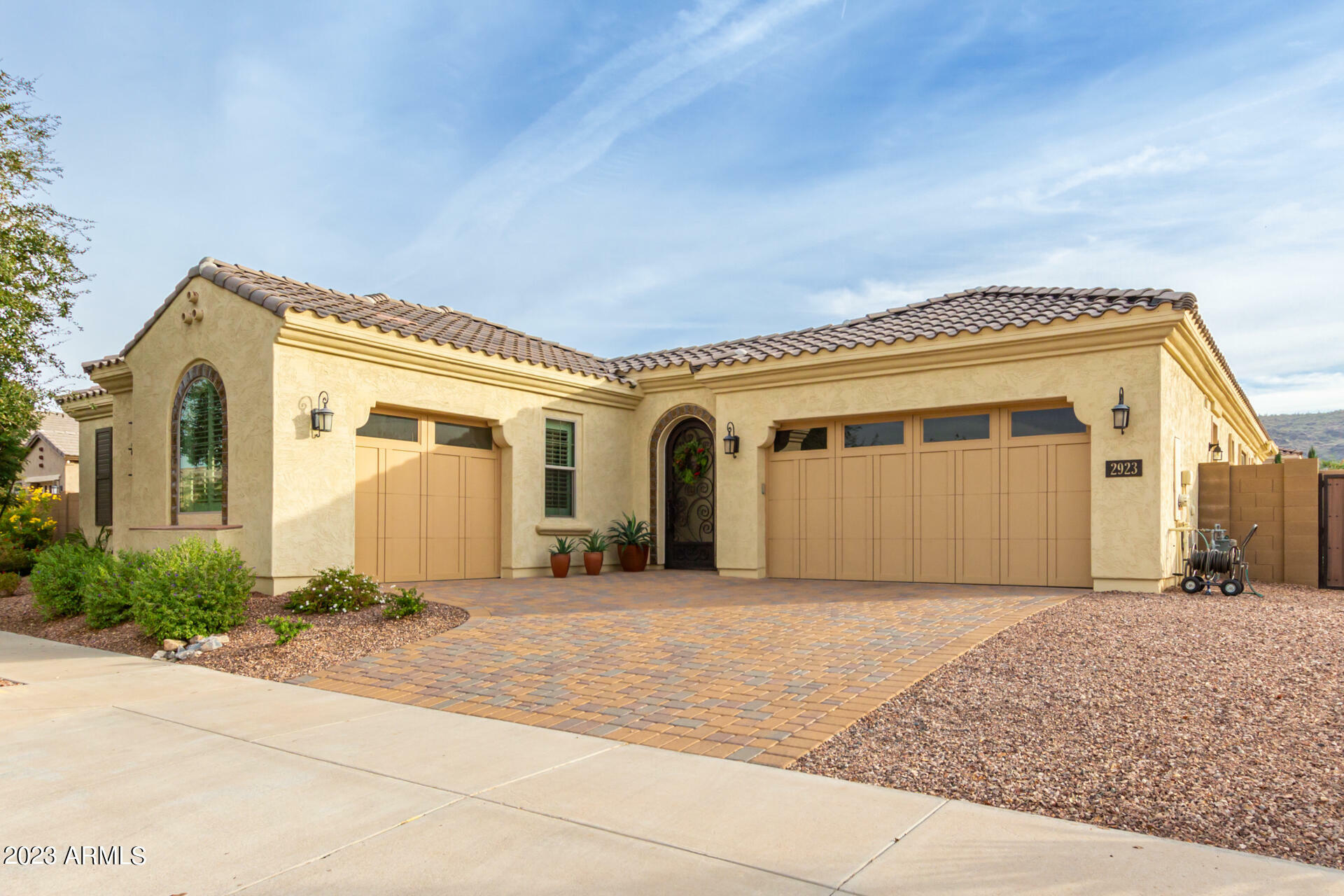 Property Photo:  2923 E Valencia Drive  AZ 85042 