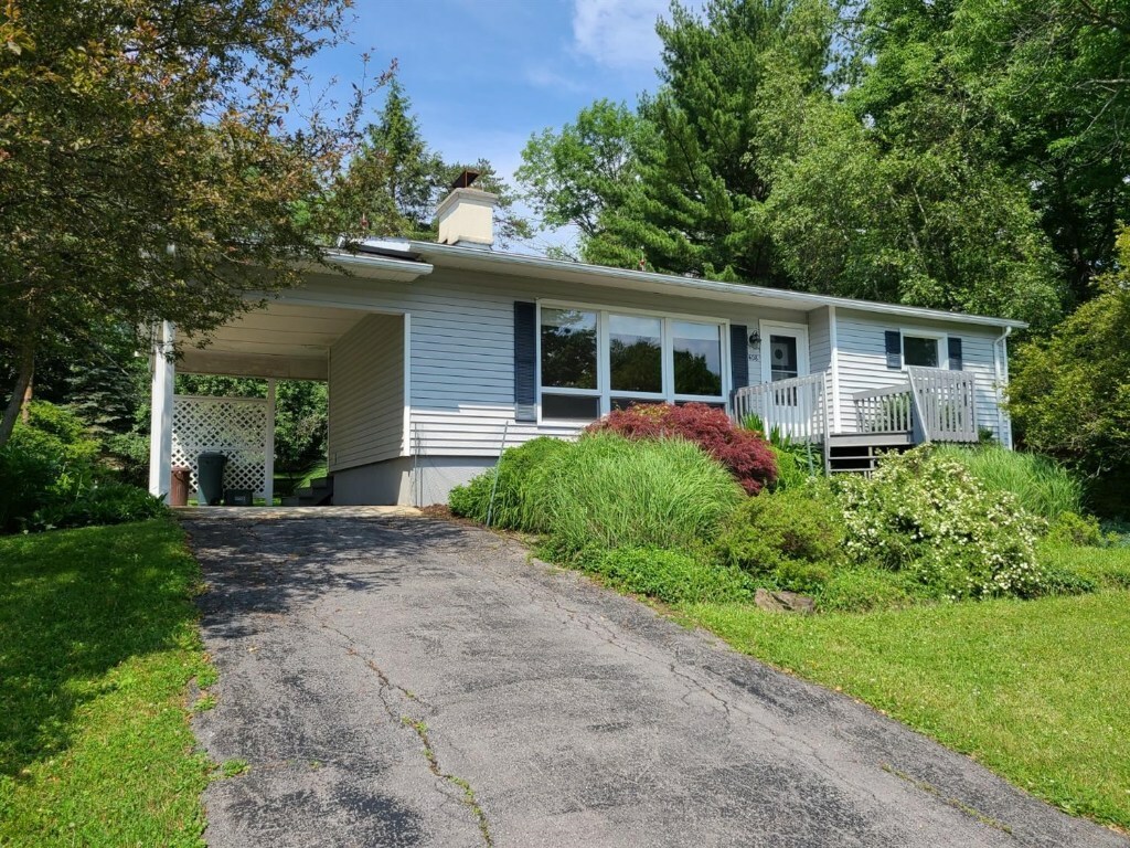 Property Photo:  408 Warren Place  NY 14850 