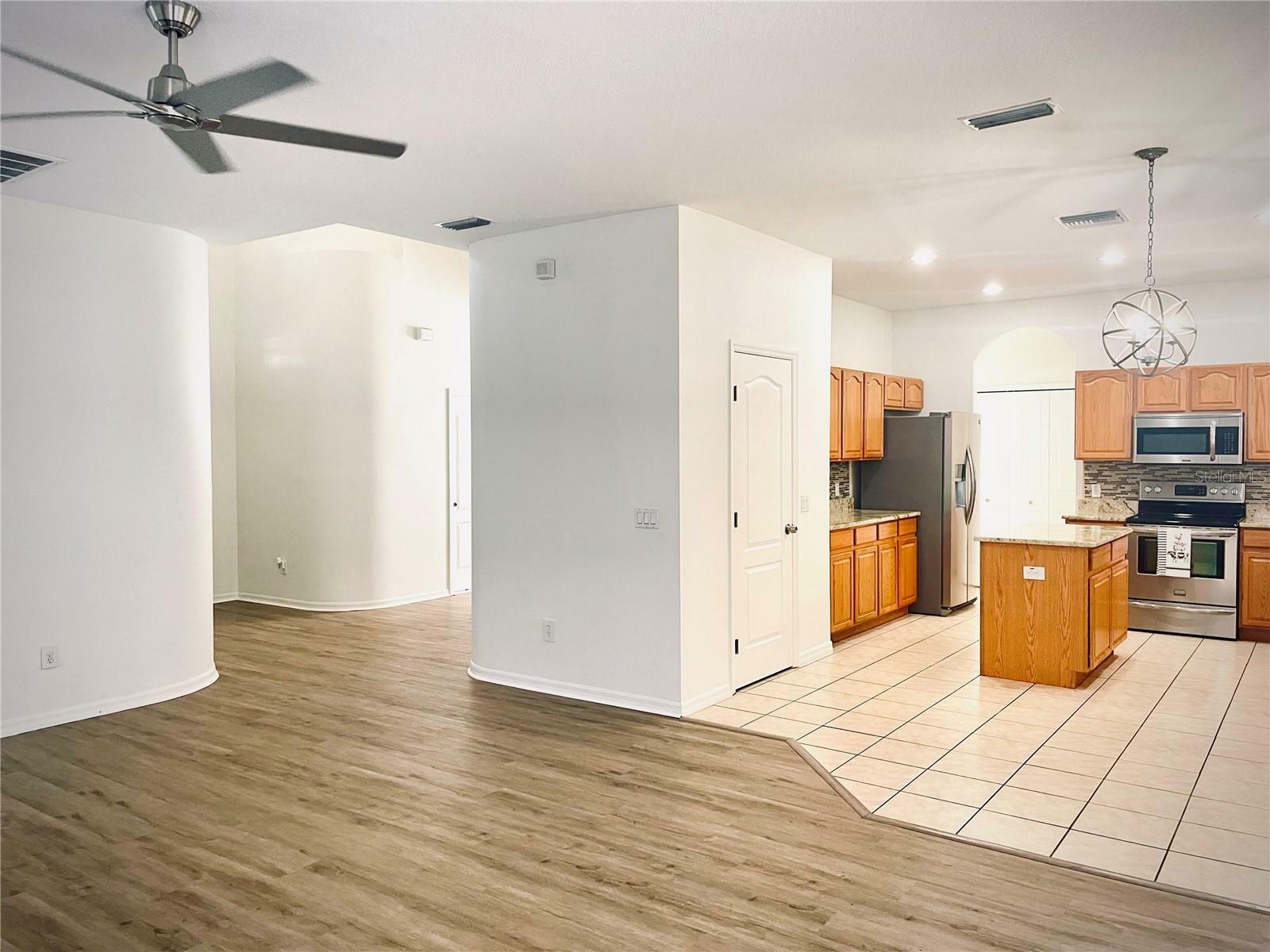 Property Photo: 722 Straw Lake Drive FL 33510