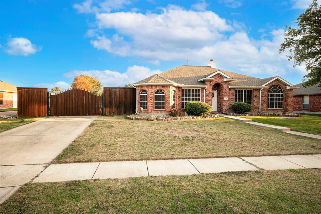 Property Photo:  320 Corral Court  TX 75094 