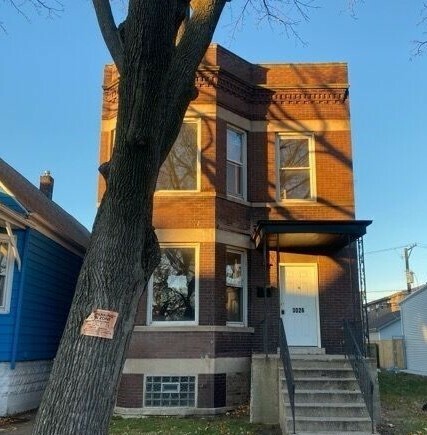 Property Photo:  3026 E 79th Place  IL 60617 