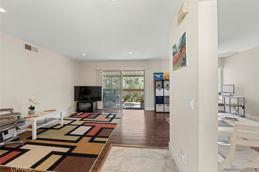 Property Photo:  254 Sequoia Court 33  CA 91360 