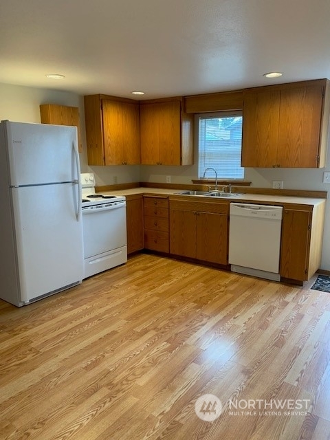 Property Photo:  1050 SW 149th Street B  WA 98166 