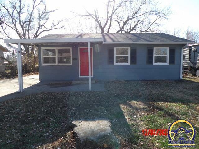 Property Photo:  811 SE 35th St  KS 66605 