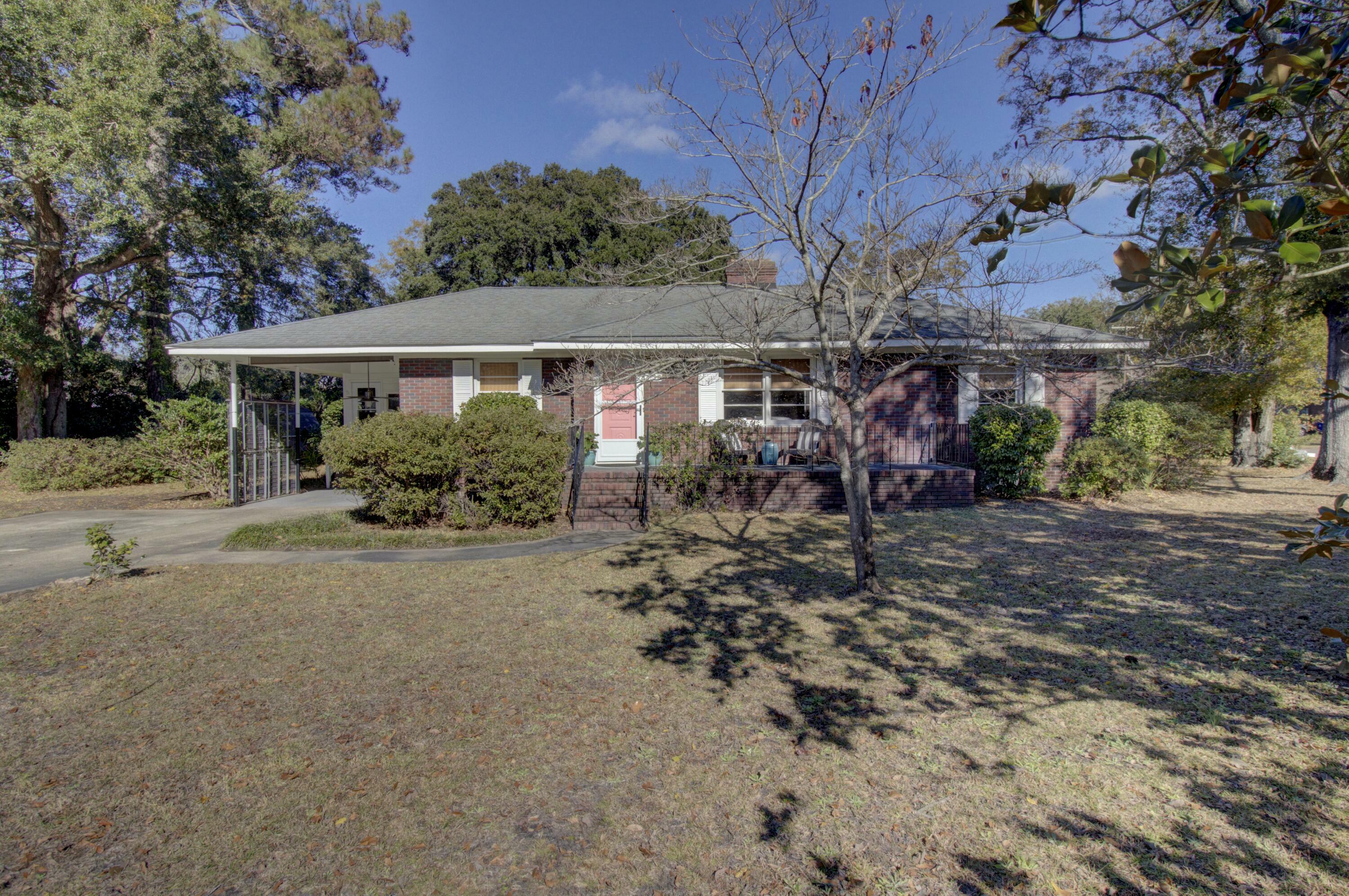 Property Photo:  1138 Southgate Drive  SC 29407 