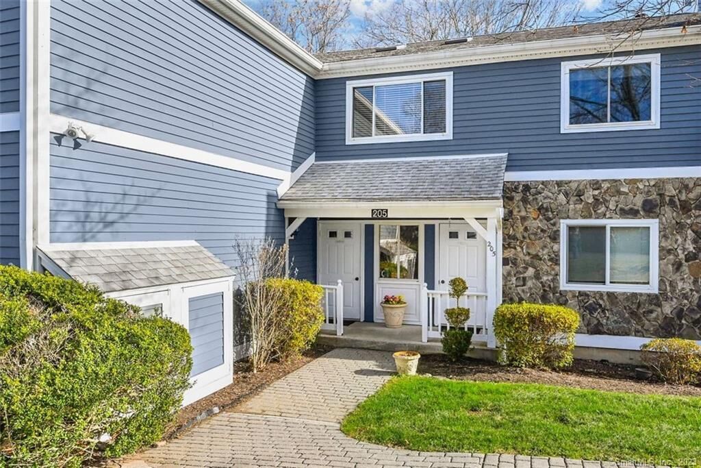 Property Photo:  205 Windgate Circle C  CT 06468 