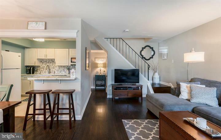 Property Photo: 605 W Market Street 25 PA 19382