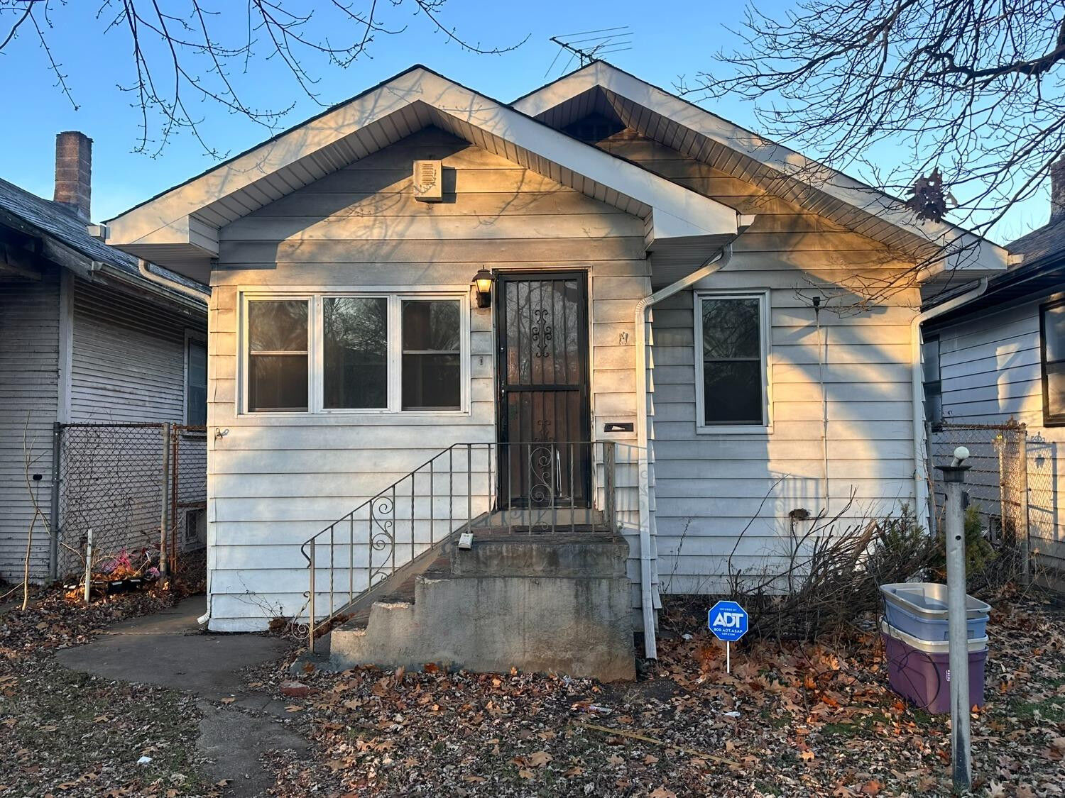 Property Photo:  816 Vermont Street  IN 46402 