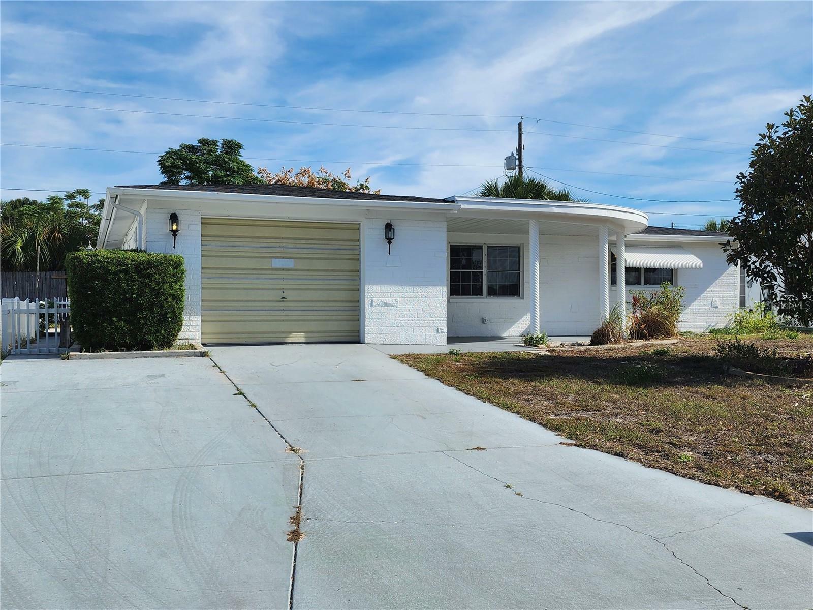 Property Photo:  1522 Sentinel Street  FL 34690 