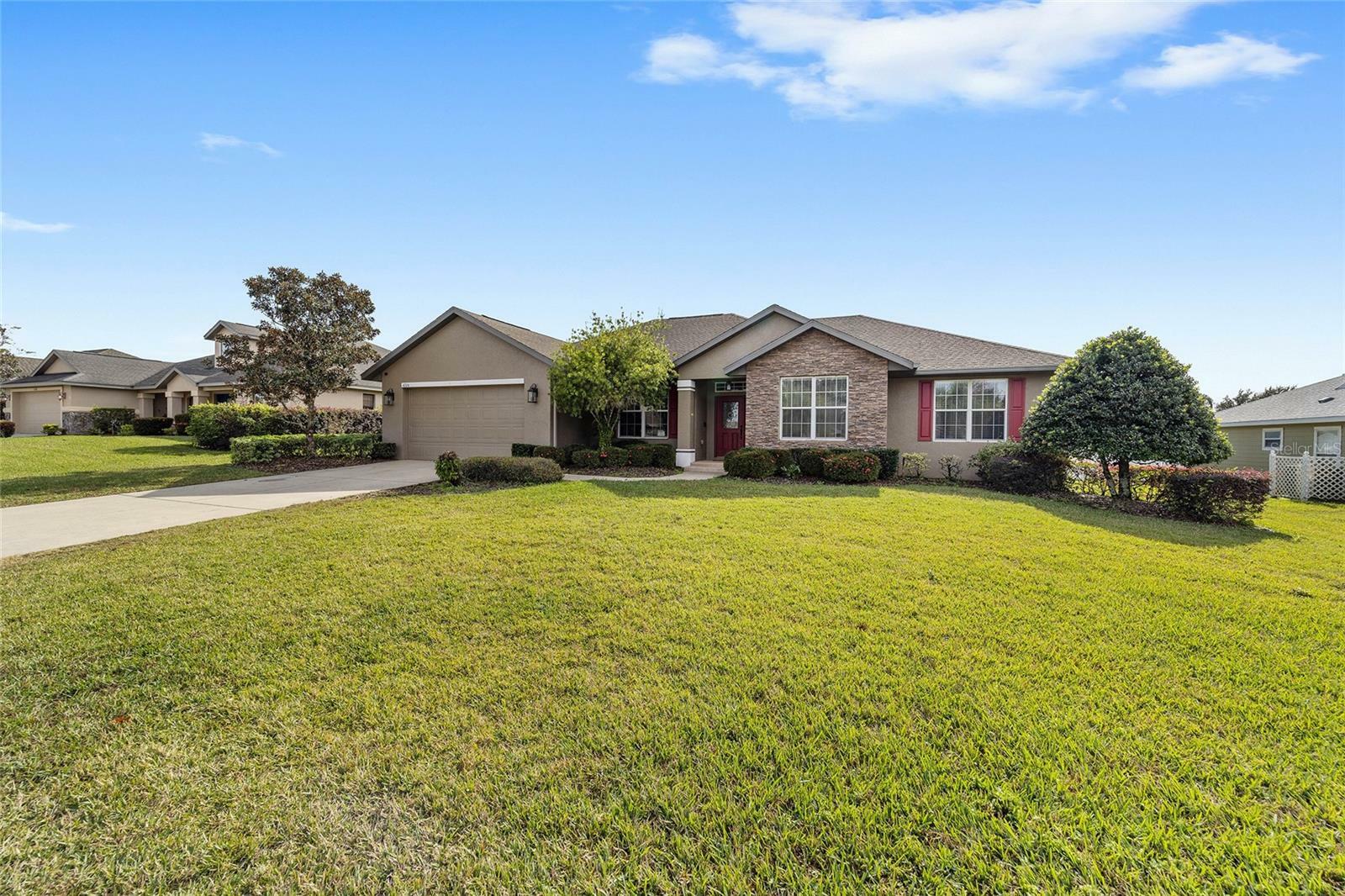 Property Photo:  4724 SE 32nd Street  FL 34480 