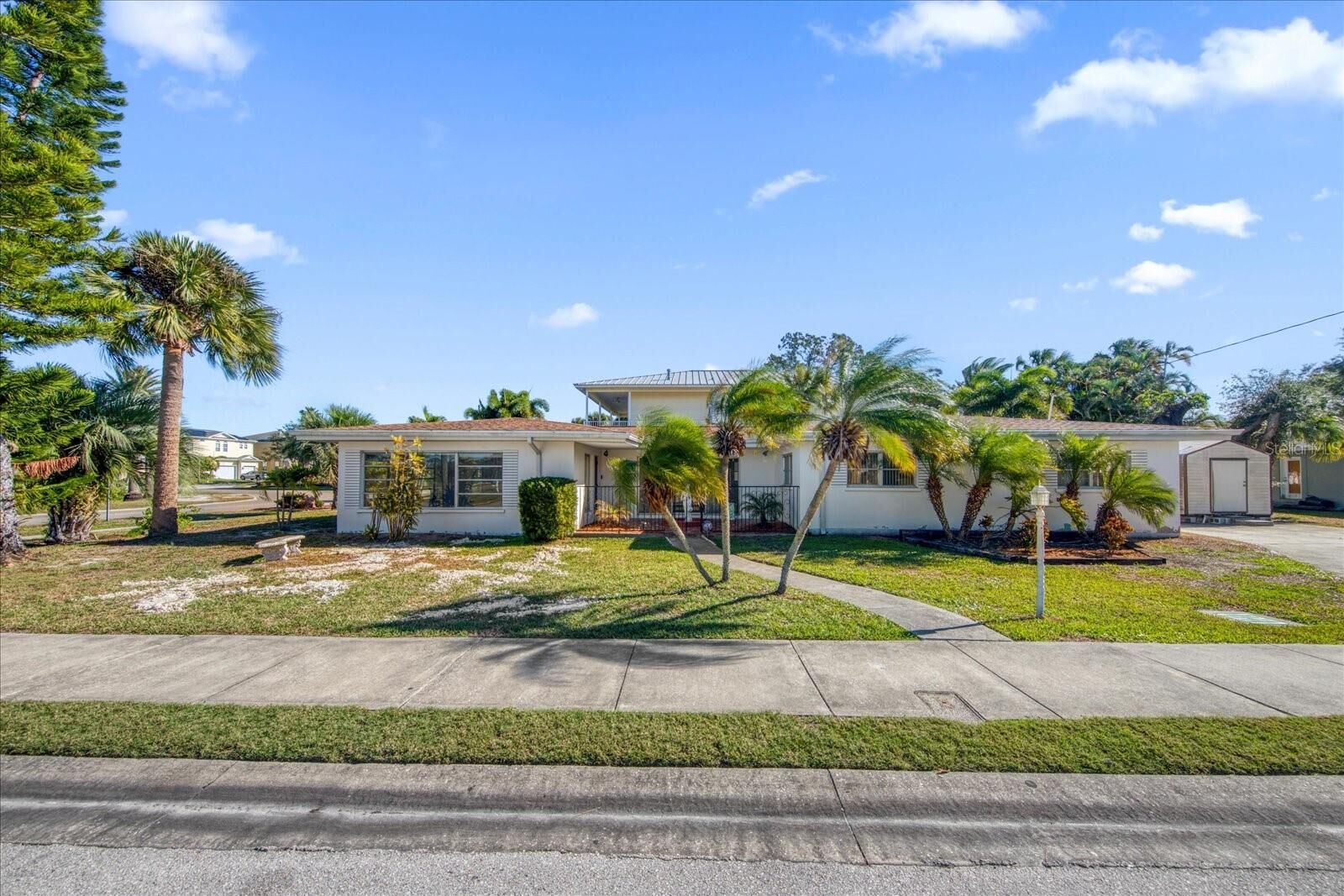 Property Photo:  603 Virginia Avenue  FL 34689 