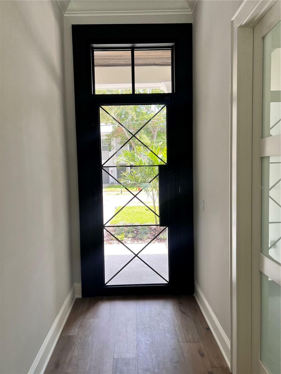Property Photo: 3109 W Knights Avenue FL 33611