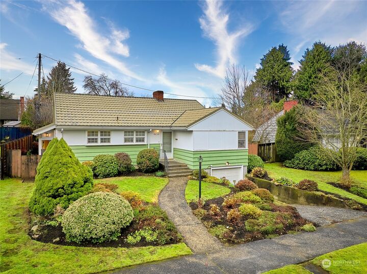 Property Photo: 8239 42nd Avenue NE WA 98115