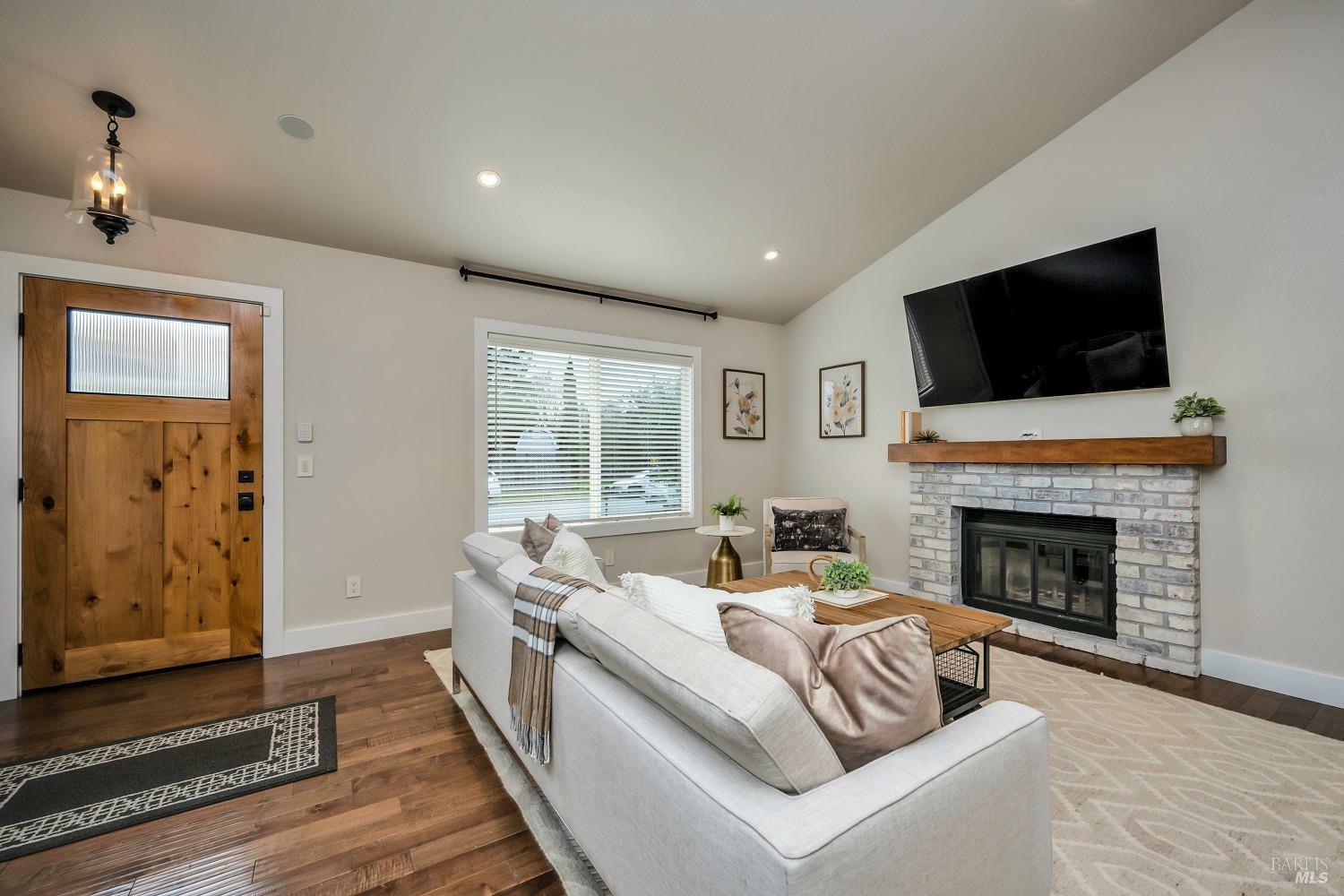Property Photo: 479 Shannon Way CA 95492